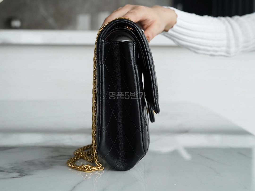 샤넬 2.55백 라지 카프스킨 블랙 골드 상품 이미지 7